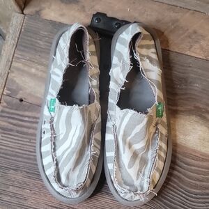Sanuk Gray Moccasin-Style Shoes with Elastic Panels